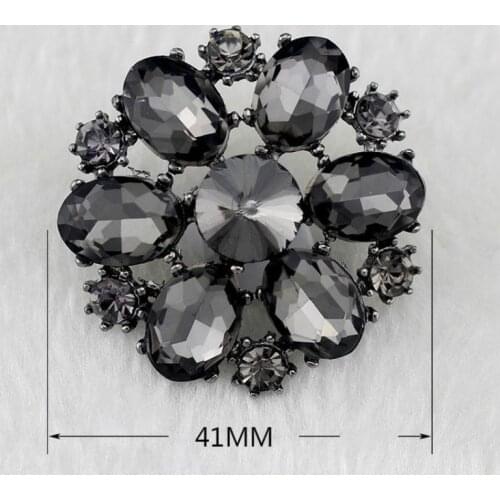 New High-end 31mm 41mm Stylish Shiny Black and White Crystal Flower Buttons DIY Coat Mink Clothing Rhinestone Buttons