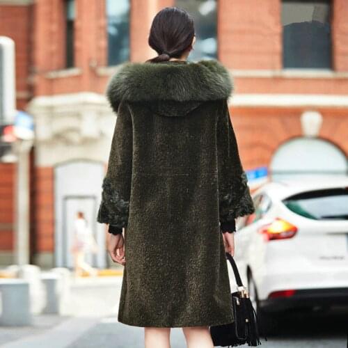 Womens Real Fur Coat Winter Jacket Women 2020 New Natural Sheep Shearing Fur Coats Warm Jackets Fox Fur Collar WYQ935