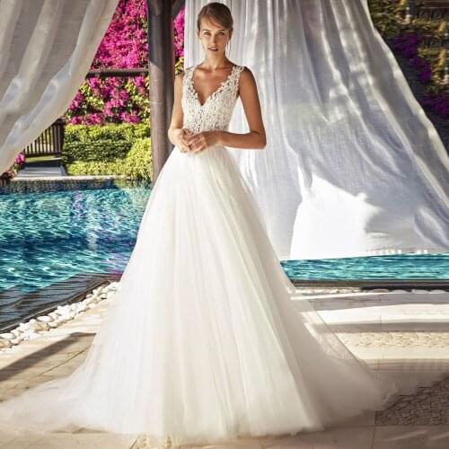 V Neck Applqiue Lace Buttons See Through Back A-Line Tulle Wedding Dress 2021 Vestido De Noiva Bridal Gowns