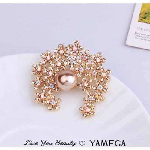 Fashion Gold Rhinestone Brooch Pin Flower Brooches Office Lapel Pins Trendy Jewelry Accesorries Pearl Garland Brooches For Women