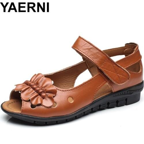 YAERNI 2018 Summer Women Shoes Ladies Soft Comfortable Genuine Leather Casual Flat Sandals Mother Fashion Open Toe Sandals