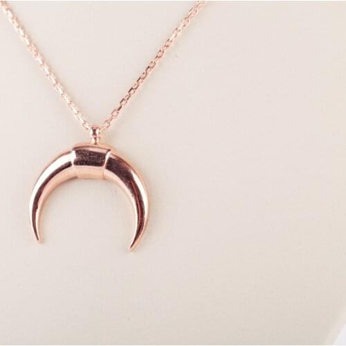 UM US JEWELRY Roz Plated Crescent Pattern 925 Sterling Silver Necklace
