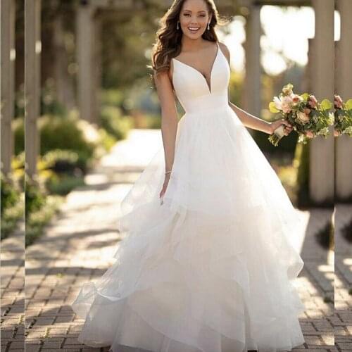 Wedding Dress A-Line V-Neck Spaghetti Straps Sleeveless Backless Tiered Floor Length Sweep Train Simple Bride Gowns 2021