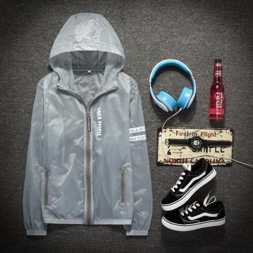 Sports Ultra Outdoor Thin Breathable Sunscreen Clothing Skin Clothing Mens and Young Peoples Sunscreen Clothing Light Weight