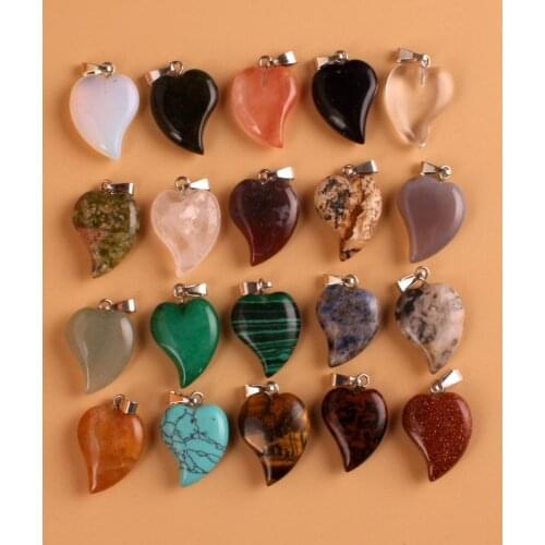 50pcs Love Heart Shaped Necklace Pendants Natural Stone Jewelry Pendant Reiki Chakra Healing Jewelry Accessories For Wholesales