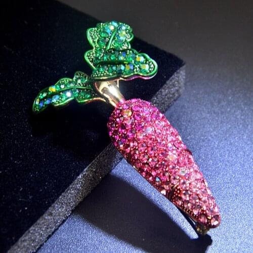 Crystal Carrot Brooches For Women And Men Fashion High Quality Suits Sweater Dress Banquet Brooch Pins Scarf Buckle Gifts