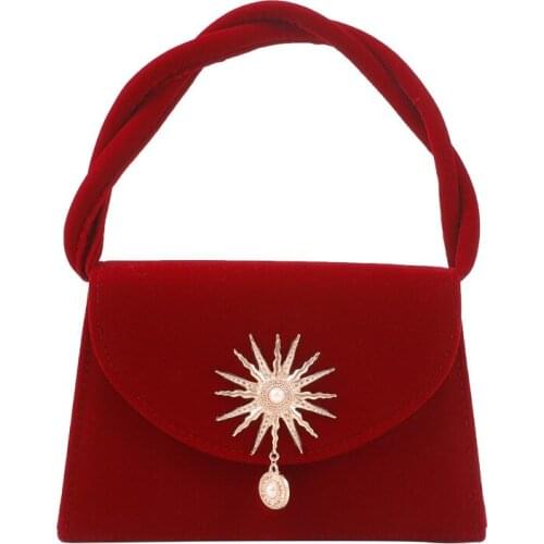 Small Square Bag Women 's Hand Bag Crossbody Bag Shoulder Bag Evening 2021 New Twist Twist Portable Retro Characteristics Velvet