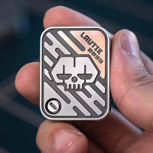 LAUTIE Lucky Poker Coin Texas Holdem Poker Card Crimper Metal Mini Custom Creative Playing Card