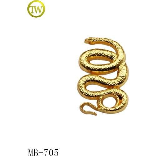 705 Custom high classic snake gold color metal logo label for cap/bags