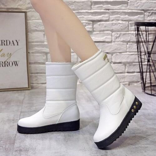 Fad New Warm Plush Snow Boots Winter Boots Thick Flat Bottom Womens Boots Platform Slip on Vogue Ladies Shoes Woman Boots