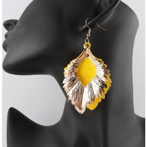 Free shipping!2022 New Hot Metal Leaf Wooden Earrings Can mixed colors