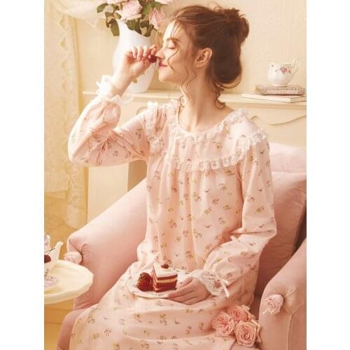 Free Shipping 2020 New Autumn Womens Long Nightgown Floral White and Pink Sleepwear Cotton Nightgown Sweet Vintage Nightshirt