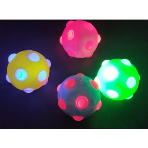 Pet Dog Toy Durable Flashing Dog Molar Ball Toy Pet Chew Toy Bite Resistant Rubber Glowing Elastic Ball Pet Supplies