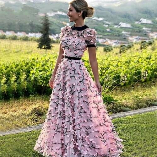 Saudi Arabia Pink Evening Dresses 2019 Closed Back 3D Flowers Short Sleeves Floor Length Elegant Formal Party Gowns Vestidos