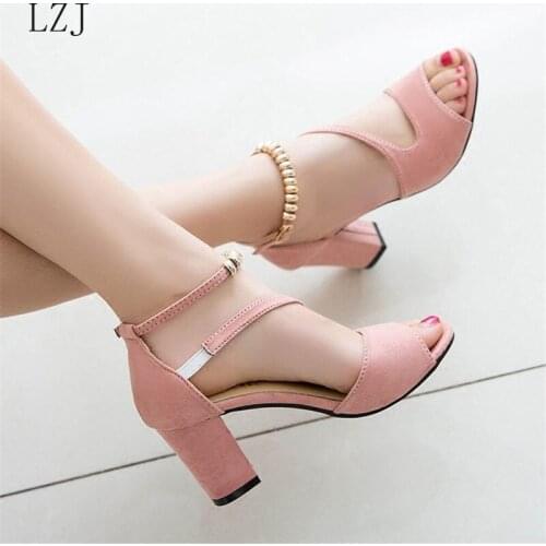 2020 Spring Sexy Fish Mouth Hollow Roman Sandals Thick with A Word with Beaded High Heels Female Summer Sexy Female Sandals X25