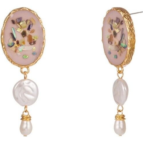 Light Yellow Gold Color Layer Irregular Shape Shell and Pearls Stud Earrings for Women Fashion Jewelry