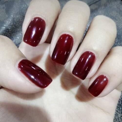 24Pcs Reuseable Fake Nails High Light Shiny Gelnails Red Square Short Ladies Fingernails Manicure Art Tips