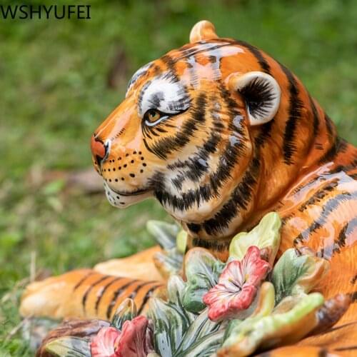 WSHYUFEI European Tiger statue Ceramic Animal Ornaments Home Furnishing Crafts Livingroom Office Desktop Figurines Decor