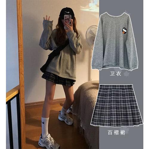 Ins Women Two Pieces] Womens Cute and Sweet Spring and Autumn Sweater + Pleated Skirt Two-piece Suit