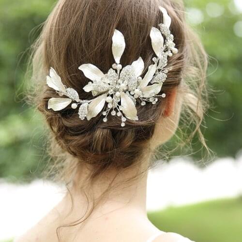 Floralbride Handmade Alloy Crystal Rhinestone Flower Wedding Hair Clip Barrette Bridal Headpiece Hair accessories Women Jewelry