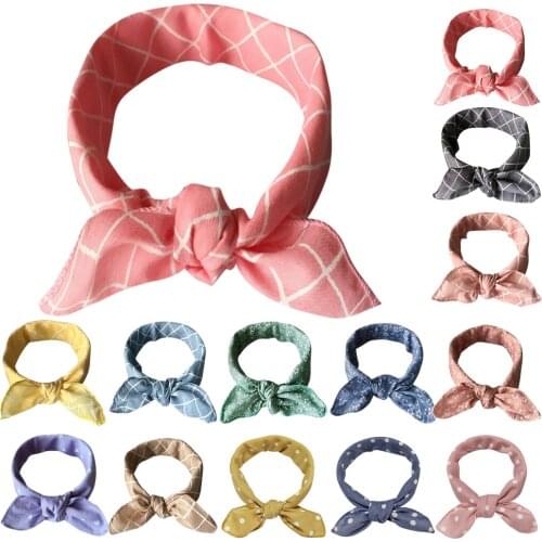 1PCS Pet Cute Bandana Fashion Lovely Dog Kerchief Pet Square Bib for Puppies Kittens Summer Pet Dog Grooming Accessories