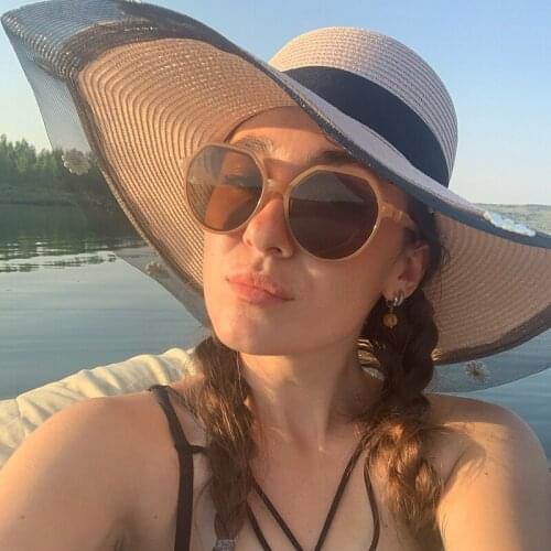 Fashion White Sunglasses Women Square Frame Glasses Vintage Small Eyeglasses Classic Coated Cutting Colorful Eyewear Recommend