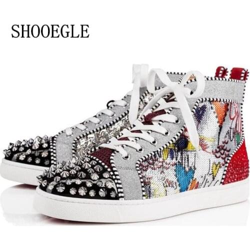 SHOOEGLE Brand Design Graffiti Rivets Mens High-Top Lace-up Shoes Sequins Decoration Patent Leather Round Toe Mens Sneakers