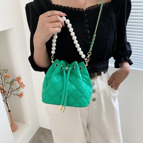 Lingge Womens Bucket Bag Pearl Chain Handbag Brand Crossbody Bag PU Leather Shoulder Bag Designer Drawstring Totes Female Purse