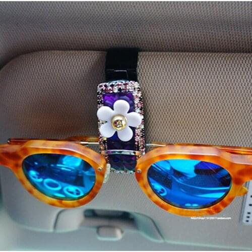 Creative personality and cute Sun Visor Glasses Fastener Clip Sunglasses Eyeglasses Holder Portable Clip Auto Car Ornament