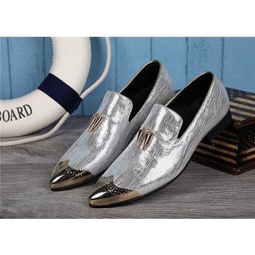 Fashion Men Genuine Leather Metal Pointed Toe Tassel Casual Shoes For Wedding Dress Oxford Shoes Zapatos de Hombre Vestir Formal