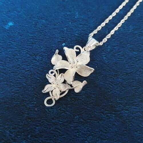 Luxury Jewelry 999 Sterling Silver Pendant Necklace Women Accessories Flower Necklaces Pendants Ethnic Miao Silver Handmade