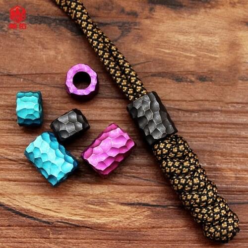 1PCS EDC Personality Titanium Alloy Handmade Hammered Paracord Knife Bead Outdoor Camping Pendant Survival Bracelet Pendant