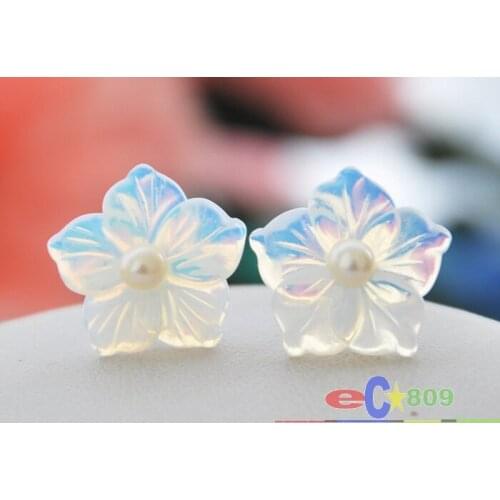 S1186 Hand Carved 15mm cream colour opal flower pearl 925silver stud earring