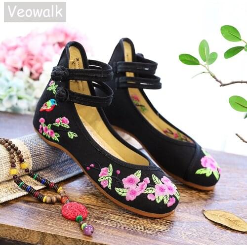 Veowalk Flower Bird Embroidered Women Cotton Cloth Flat Shoes Ladies Vintage Chinese Style Soft Comfortable Ballet Flats