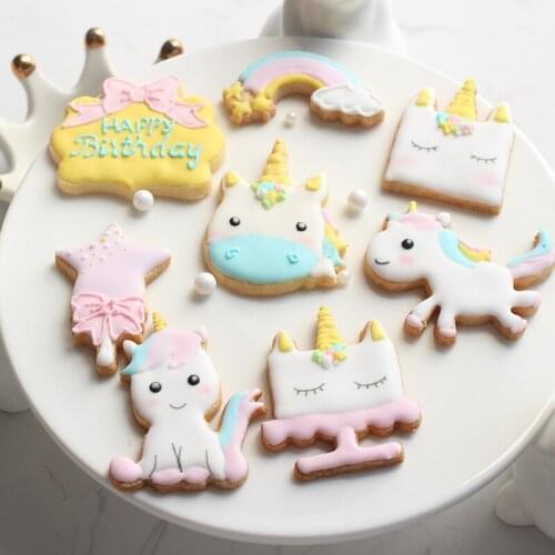8Pcs/Set DIY Cute Cartoon Unicorn Cookie Cutter Biscuit Mold Cake Pastry Fondant Mould Stamps Cutter Cake Decorating Tools