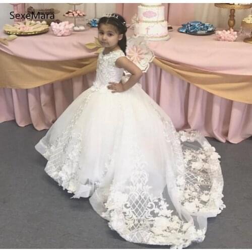 Puffy Ivory White Flower Girl Dress Applique Lace Sleeveless Princess Ball Gown First Communion Dress