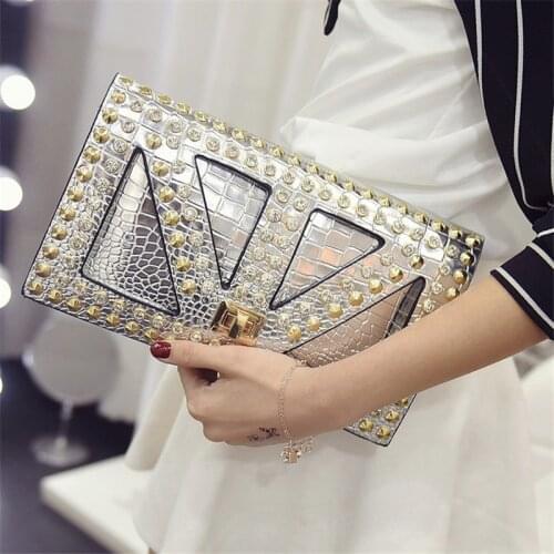 Womens PU Leather Messenger Bags Famous Designer Day Clutch Bag Black Skull Spiked Punk Style Crossbody Bag Diamonds