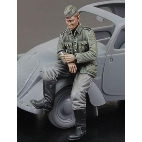 Unassambled 1/35 ANCIENT man Driver (NO CAR ) Resin figure miniature model kits Unpainted