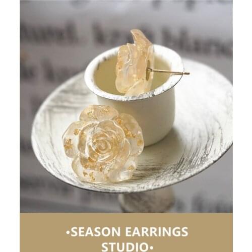 2020 Ins Korean Style Temperament Rose Flower Shape Earrings For Women Resin Gold Color Rose Clip On Earring Without Piercing