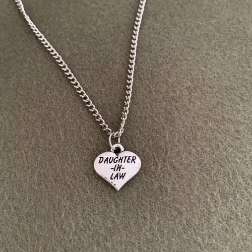 Exquisite Antique Silver Engraving Daughter In Law Heart Charms Pendant Necklace Women Jewelry Gift For Friends Dropshipping