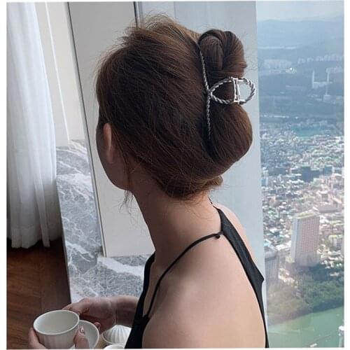 QCOOLJLY 1Pcs Elegant Hair Claws Clip For Women Pearls Hairpins Hair Crab Claws Sweet Girls Makeup Tool Accessories Decoration