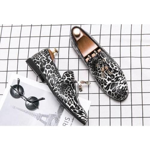 2020 New Fashion Men British Leopard tassels oxford Formal shoes Male Wedding prom Homecoming Shoes Sapato Social Masculino