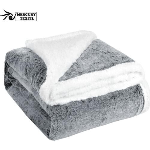 MERCURY TEXTIL Fleece Blankets On The Sofa