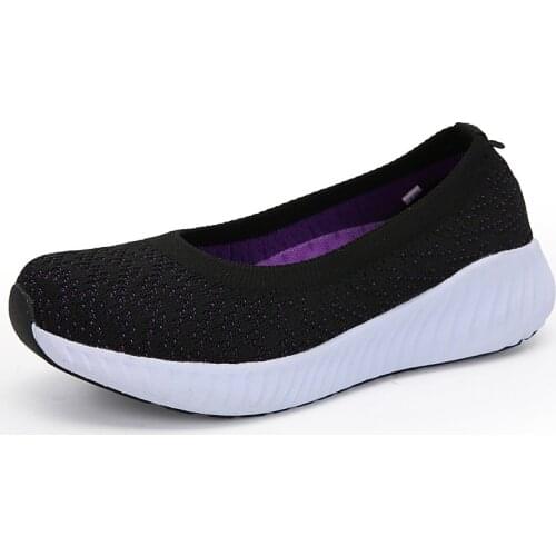 Shake shoes Summer Women Sneakers For Mother Breathable Running Walking Shoes Lightweight Soft Outdoor Sneakers For Women 2021