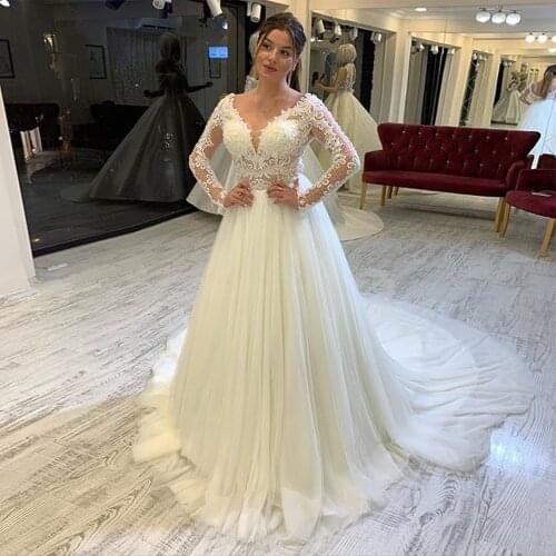 2020 V-Neck Tulle Wedding Dress Long Sleeve Applique Bridal Wedding Gowns With Train