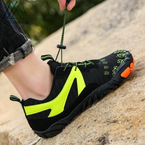 Men Water Sports Shoes Beach Quick-drying Water Shoes Couples Outdoor Beach Water Shoes Surfing Upstream Light Women Water Shoes