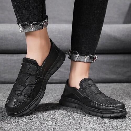 2021 Fashion Moccasins Classic Summer Men Casual Comfortable Shoes Comfy High Quality Leather Man Dress Wedding Boat Shoes