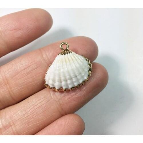 Eruifa Hot sell 5pcs 15-20mm Conch Natural Gold Shell Charms Wholesales necklace,earring bracelet jewelry DIY handmade
