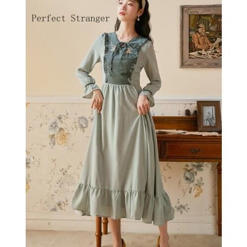 2019 Autumn Winter New Arrival Retro High Quality V Collar Flower Embroidery Woman Long Dress