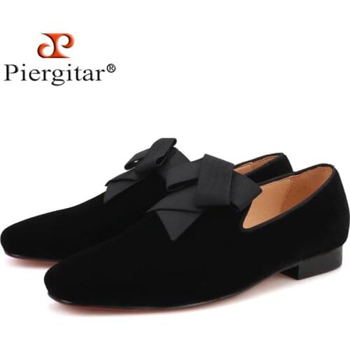 PIERGITAR 2018 Handmade men velvet shoes fashionable bowtie mens loafers party and wedding men dress shoes smoking slippers